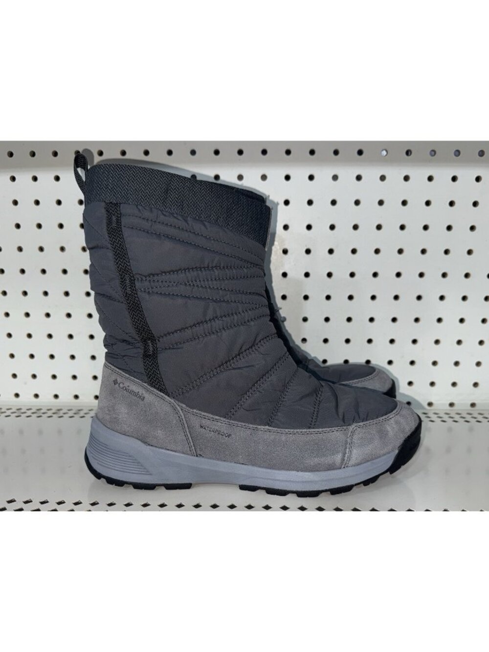 Columbia Meadows Womens Slip On WP Insulated Winter Snow Boots Size 8.5 Gray